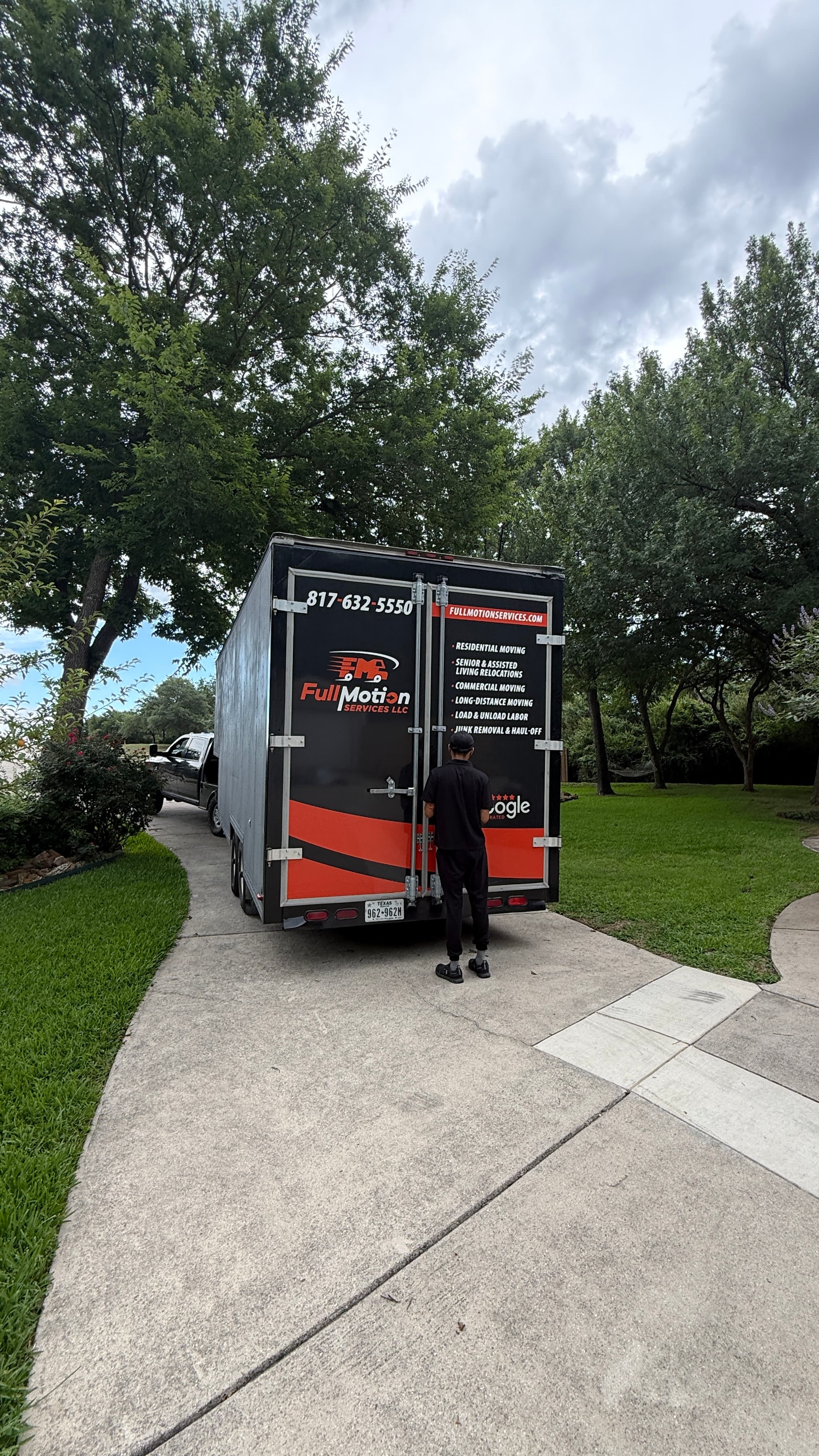 Full Motion Services truck arriving at a Fort Worth home